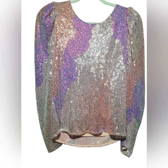 saltwater LUXE Tops - Saltwater LUXE EUC Large Beautiful Sequins Top - PTP 21 Length 22